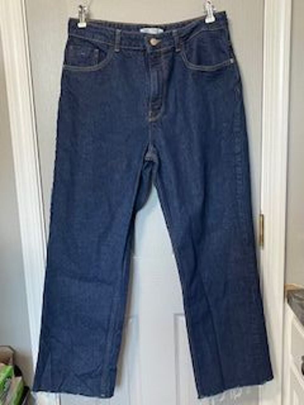 #B922 PRE-LOVED Zara wide leg denim jeans with raw hem size 12
